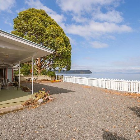 Lake Edge Cottage - Waitahanui Holiday Home Εξωτερικό φωτογραφία