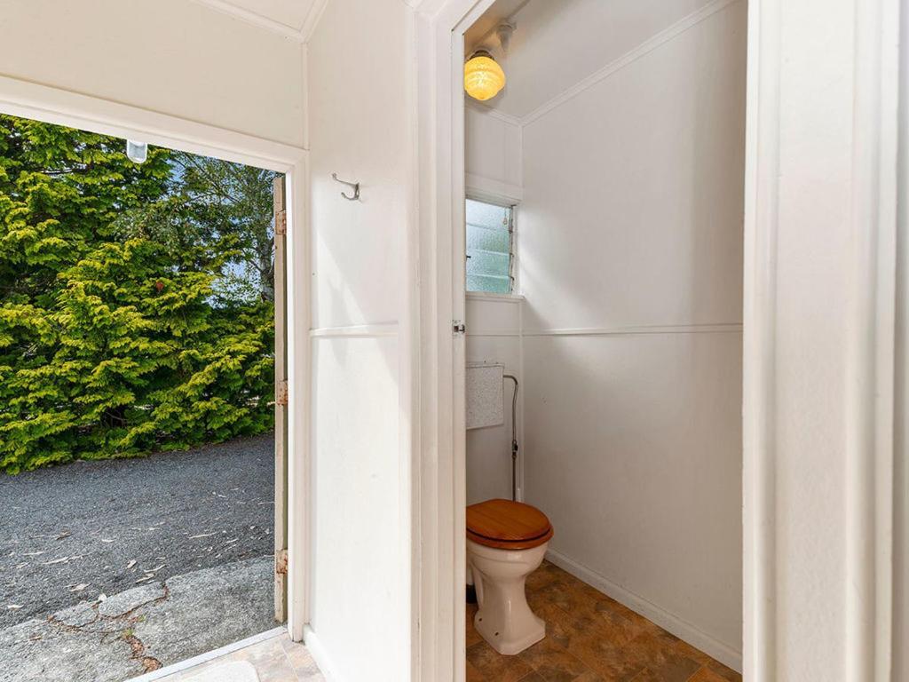 Lake Edge Cottage - Waitahanui Holiday Home Εξωτερικό φωτογραφία