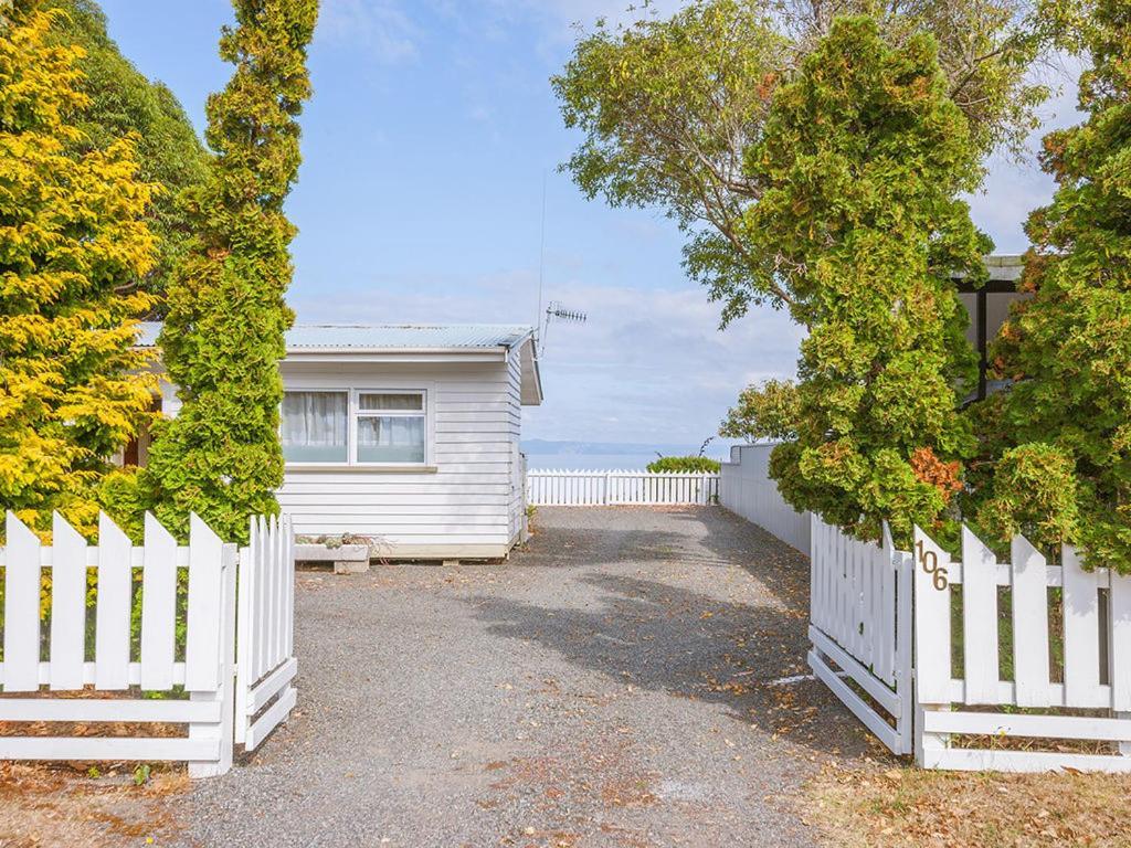Lake Edge Cottage - Waitahanui Holiday Home Εξωτερικό φωτογραφία